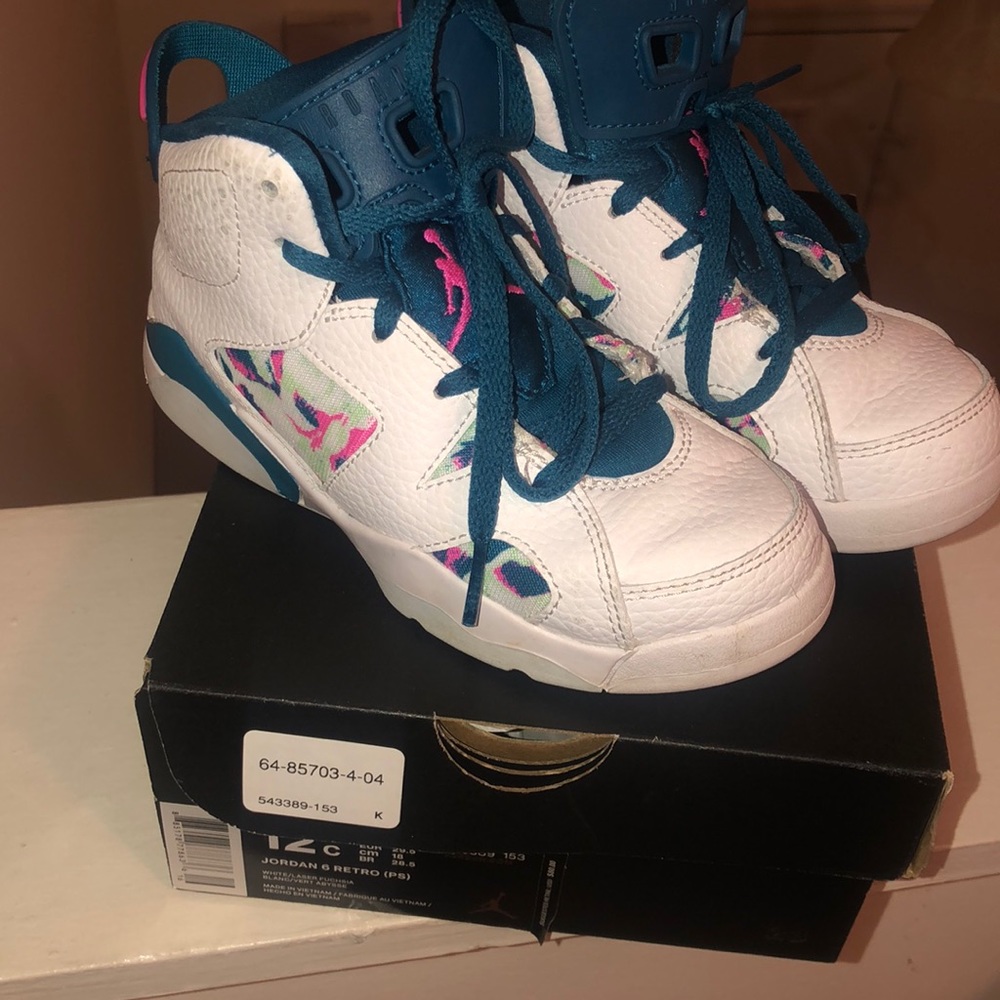 Girls size 12c Jordan 6 Retro